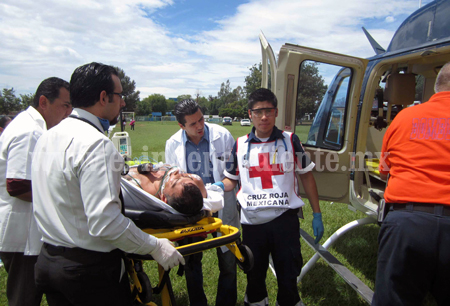 Trasladan a Toluca grave a un  Argentino accidentado en Ecuandureo