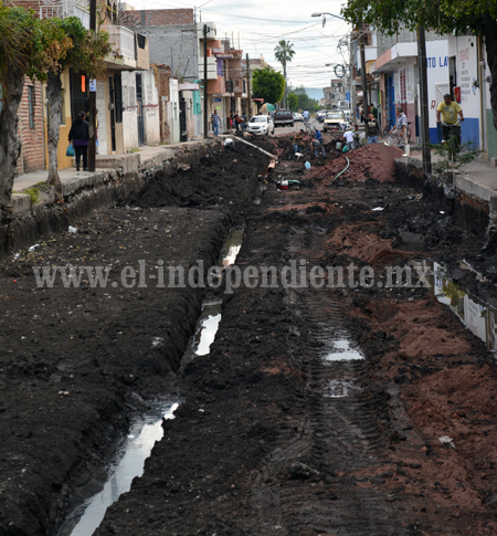 Significativos avances en la pavimentación de la calle Rayón de Sahuayo
