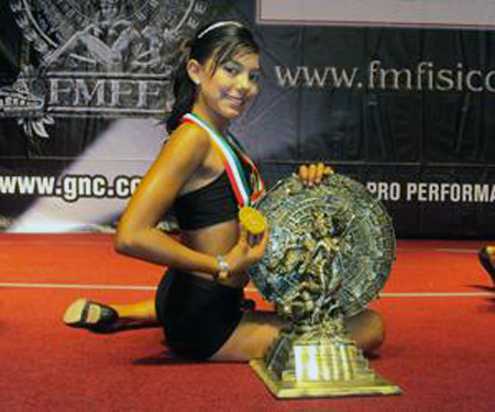 Estefanía Jiménez va al Campeonato Nacional Ferrocarrilero de Fitness Juvenil