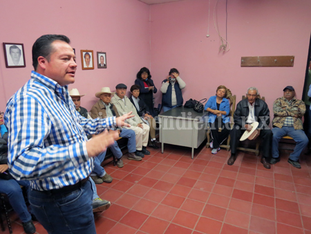 Paralizan obra en Ario de Rayón para dotar de agua a colonias del poniente