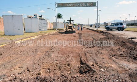 Inician trabajos de pavimentación de la avenida Sanchez Del Río