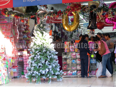 PROFECO pide comprar artículos navideños en locales comerciales establecidos