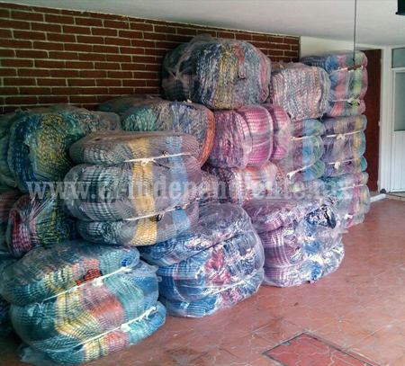 Silvano envía miles de cobertores a familias de la Meseta Purépecha
