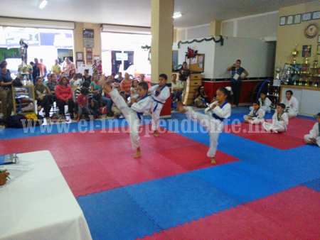 Último Examen Oficial del año de Organización Purépecha de Taekwondo