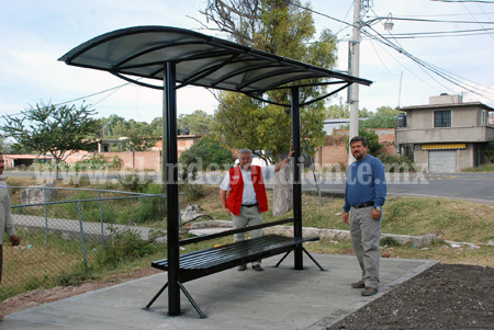 Venustiano Carranza instala estaciones de espera para el transporte público