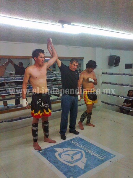 Exitoso debut de zamoranos en Kick Boxing semi profesional