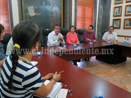  Ayuntamiento pide respaldo de senador para concretar proyectos