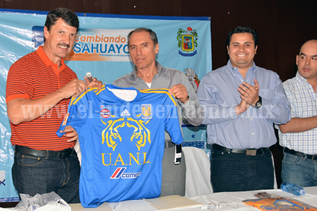 Firman convenio deportivo Tigres de la UANL y ayuntamiento de Sahuayo