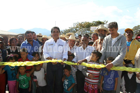 Con obras de beneficio social se aterriza gestión de Silvano en Michoacán.