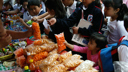 Buscan erradicar la venta de comida chatarra en escuelas de Jacona