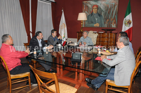 Compromete Salvador Jara Guerrero trabajar en equipo con los gobiernos municipales