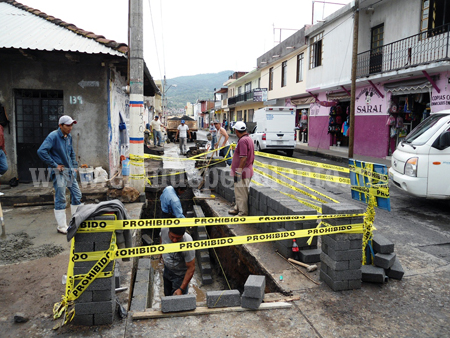 SAPAD Los Reyes construye colector pluvial Lerdo de Tejada