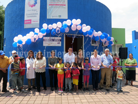 DIF abrió 2 farmacias de bajo costo en La Libertad y Ario de Rayón