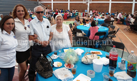 DIF Los Reyes celebró a los adultos mayores en su día