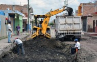 En la calle Luis Amezcua inician trabajos de pavimentación