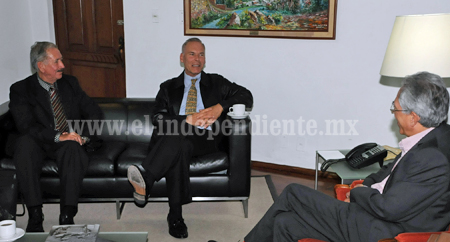 Se reúne gobernador Salvador Jara con empresarios asiáticos
