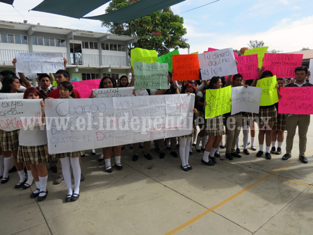 Alumnos del CONALEP protestaron por suspensión de viajes de prácticas