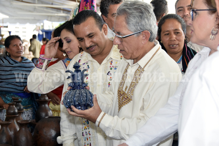 Celebra el gobernador que la tradición artesanal de Michoacán con la participación de nuevas generaciones