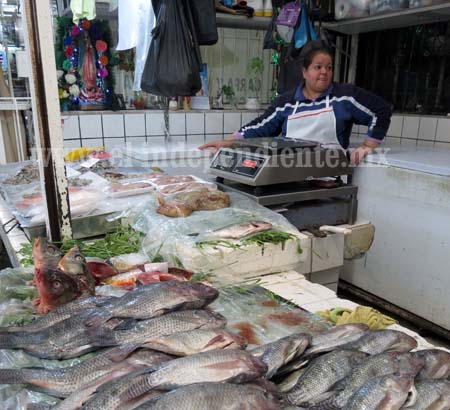 Los pescados y mariscos más frescos están en mercados locales