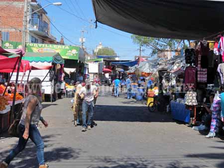 Darán ordenamiento a zona de ambulantes del Mercado Hidalgo