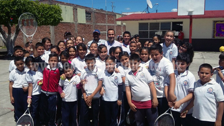 “El tenis va a tu escuela” visitó la Escuela Primaria “Ricardo Flores Magón” en Infonavit Palo Alto