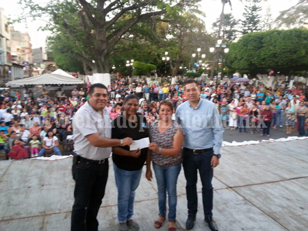 Ayuntamiento de Los Reyes realizó donativo al CAM