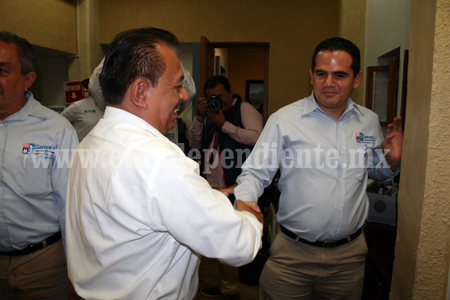 El Dr. José Carlos Lugo fue bien recibido en Palacio Municipal