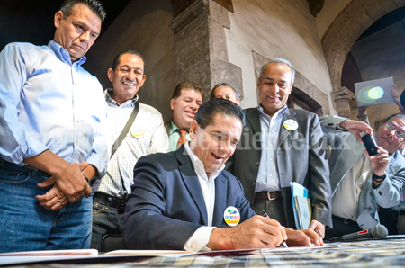 Silvano se comprometió con la comunidad migrante de michoacanos