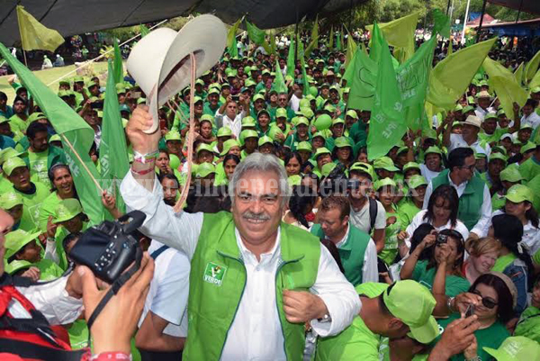 Chon Orihuela, candidato del PRI y Partido Verde, recorrió Chilchota, Tangancícuaro y término con evento magno en el lago de camécuaro