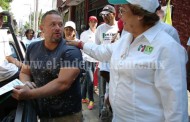 Mujeres y hombres de Infonavit Arboledas hicieron peticiones a Rosy Álvarez