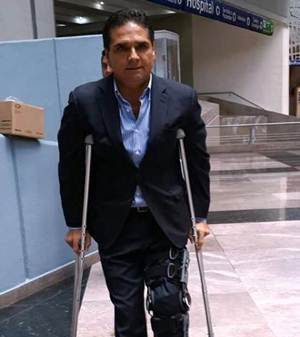 Aureoles se recupera de operación en la rodilla