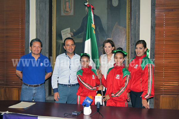 Alcaldesa abanderó a integrantes de la Selección Mexicana de Fitness Atlético Infantil