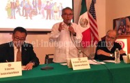 · Gobernador de Michoacán presenta el proyecto de la Casa del Adolescente en Chicago