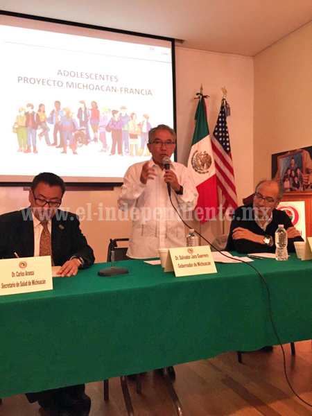 · Gobernador de Michoacán presenta el proyecto de la Casa del Adolescente en Chicago