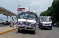 Urbanos y taxis saturan las calles de ciudades Michoacanas