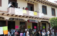 Persiste toma de alcaldía de Tangamandapio por militantes del PRD ante resolución del Tribunal Federal Electoral