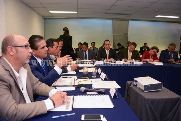 Prevención, salud e infraestructura,  los temas revisados por Silvano Aureoles con delegados federales