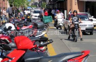 Suman más de 400 multas semanales a motociclistas