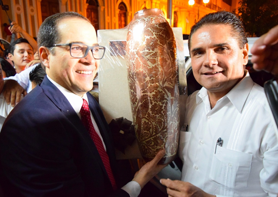 Ofrece Silvano Aureoles plena coordinación con Gobierno de Colima