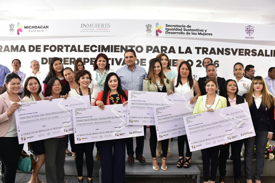 Emprende Silvano Aureoles acciones por la salud y por las mujeres en Zacapu