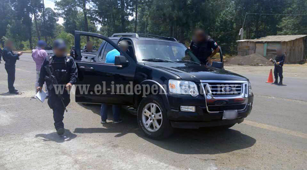 Ministeriales capturan a 5 personas con pistolas y droga en la Región Zamora