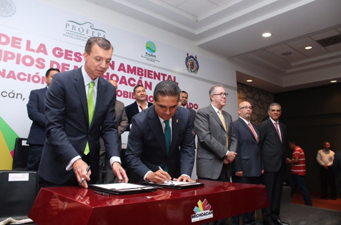 Gobierno de Michoacán y Profepa signan convenio para fortalecer acciones en materia ambiental