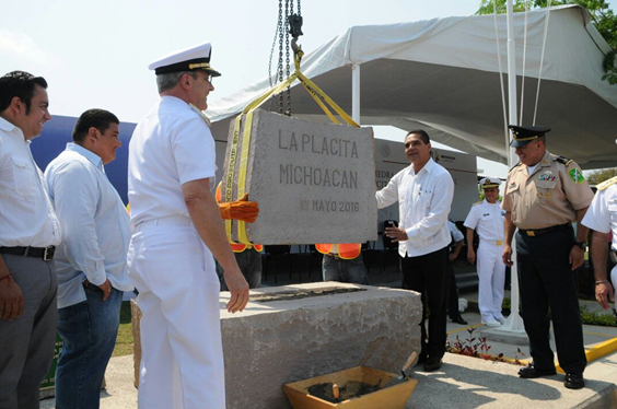 Firman convenio y colocan primera piedra de Estación Naval en Aquila   