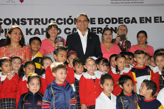 Reafirma Gobernador compromiso con mejorar infraestructura educativa en Michoacán