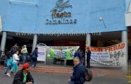 CNTE toma centros comerciales en Morelia