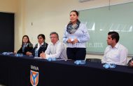 Adriana Campos Huirache aportó 50 mil pesos para incubadora de empresas