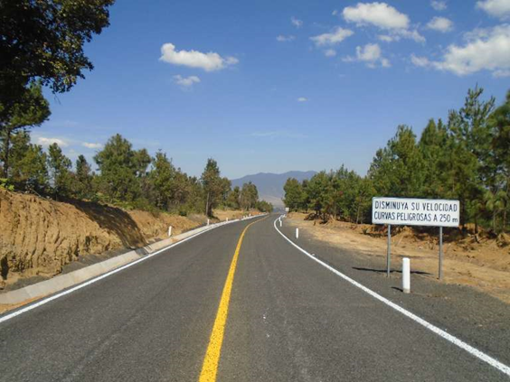 Concluye Junta de Caminos construcción del camino Chilchota - Huecato
