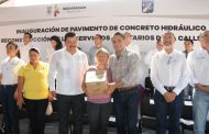 Entrega Gobernador obra en el municipio de Aguililla