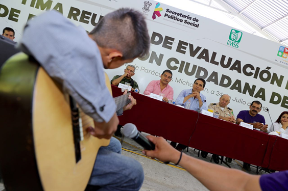 Ciudadanos, actores centrales para la transformación de Parácuaro: Silvano Aureoles