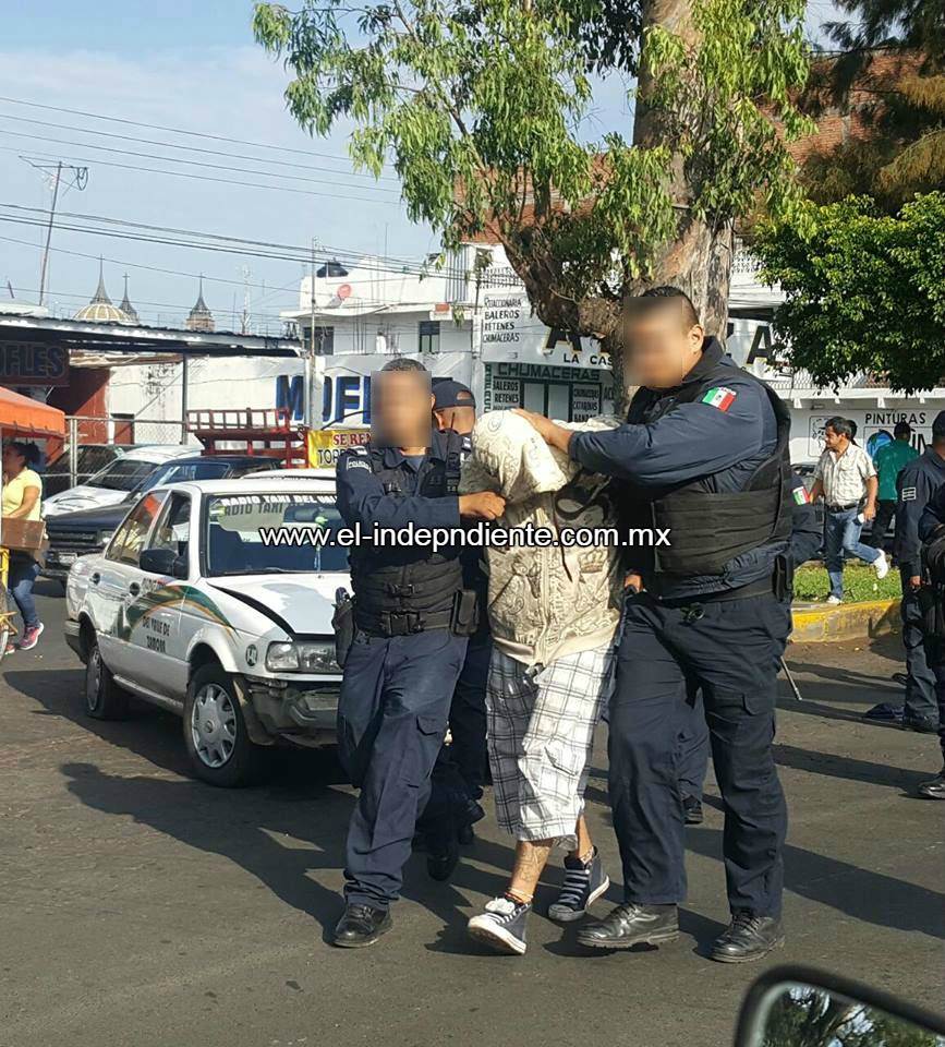 Robó un taxi frente la Fiscalía de Zamora, choca contra varios vehículos y es detenido